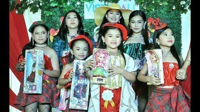 '\"MANIKA NI ANA\" (Ana\'s Live Dolls), Pinay Kids & Teens Fashion Show.'