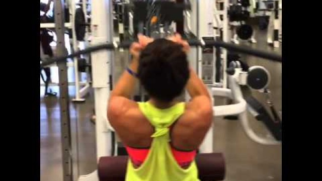 'CLOSE GRIP LAT PULL DOWNS'