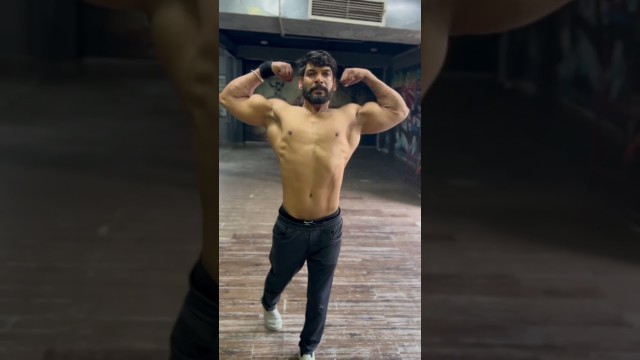 'Gym motivation video #fitness #workout #bodybuilding #reels #reelsviral #reeindia #vídeoviral #gym'