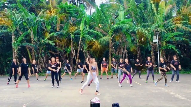 'ANYONE OF US | DANCE FITNESS | Z Momshies ng Tulo Tulo'