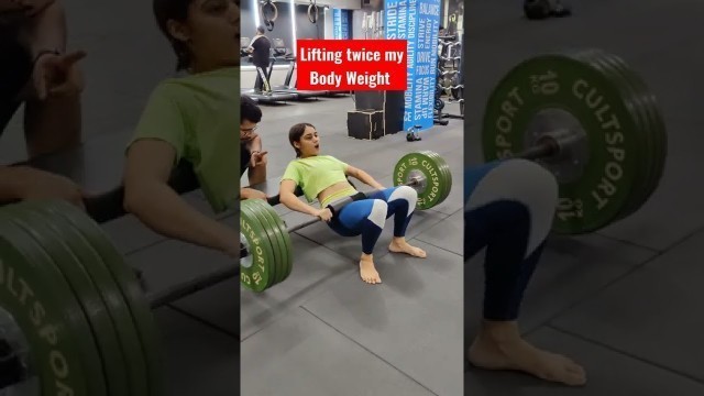 'Lifting 100kgs on Hip thrust. #fatloss #tips #viralvideo #girls #fitness #gym #weightloss #hot'