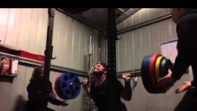 'Be Strong Fitness Geelong Elliott Squats 200kgx5'