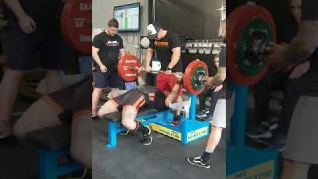 'Be Strong Fitness Geelong Nathan Benches 200kg'