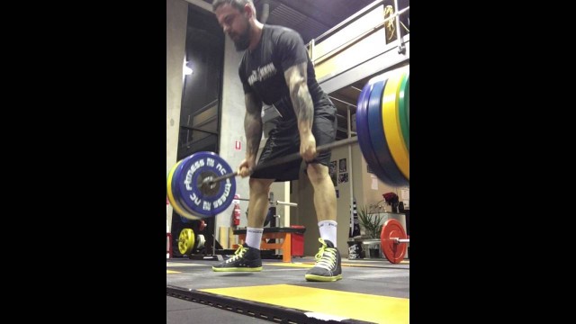 '150kg Sumo Deadlifts at Be Strong Geelong'