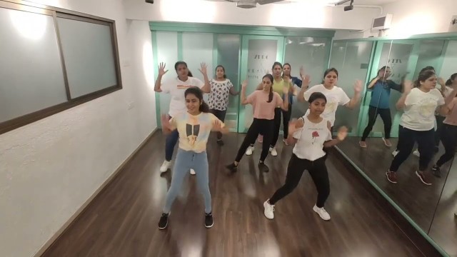 '@zerogravityfitnesshub//Bollyzumba Batch//Ek Do Teen //Jacqueline Fernandes//Tiger Shroff//'