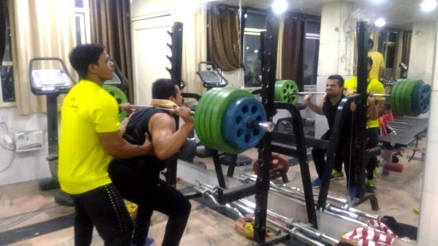 'Faisal Khan Workout at Gravity Gym Bareilly'