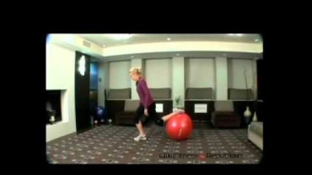 'Ball Lunges (Rear Foot on Stability Ball) - Fitness Republic'