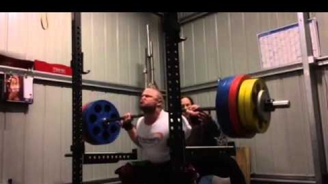 'Be Strong Fitness Geelong Elliott Squats 220x2'