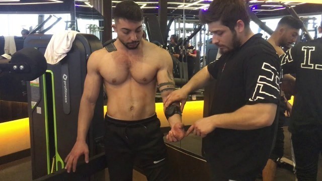 'Yattığın Yerde Kas Yapan Alet Smart Fitness - Ronaldo\'nun Kaslarının Sırrı'