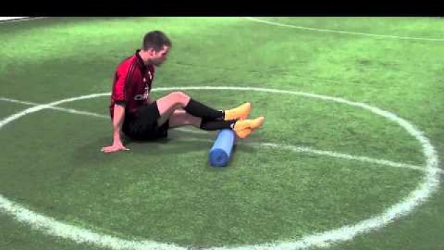 'Soccer Recovery Training - How To Use A Foam Roller For Soccer Players'