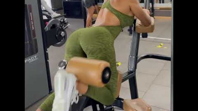 'Booty Workout 33 / Female Fitness Model / Sonia Isaza'