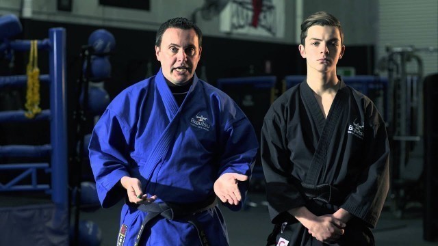 'Bujutsu Weekly Self Defence - Defence with a pen'