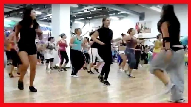 'Dança de Zumba ➜ Zumba Fitness Dança Para Emagrecer | Emagrecer Dançando em Casa!'