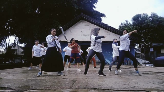 'Senam Kreasi Lisa - Money // Dance Fitness // Senam Aerobik Mix in Pamoyanan Bandung // Tiktok Viral'