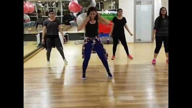 'Chalti hai kya 9 se 12 || Judwaa 2 || Zumba Fitness'