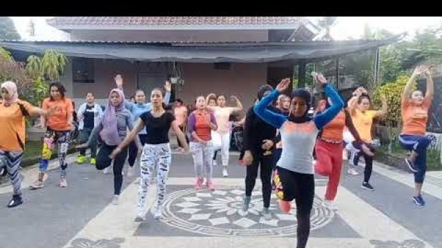 'Aerobik Fitness Jaga Berat Badan || Song : Oppa Gangnam Style || Senam Aerobik || Workout'